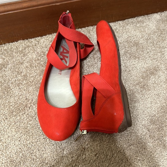 Anne Klein Sport flat ballet style shoe - Picture 3 of 6